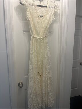 Steve Madden New w/o tag Cream Lace Maxi Dress with Waist Tie